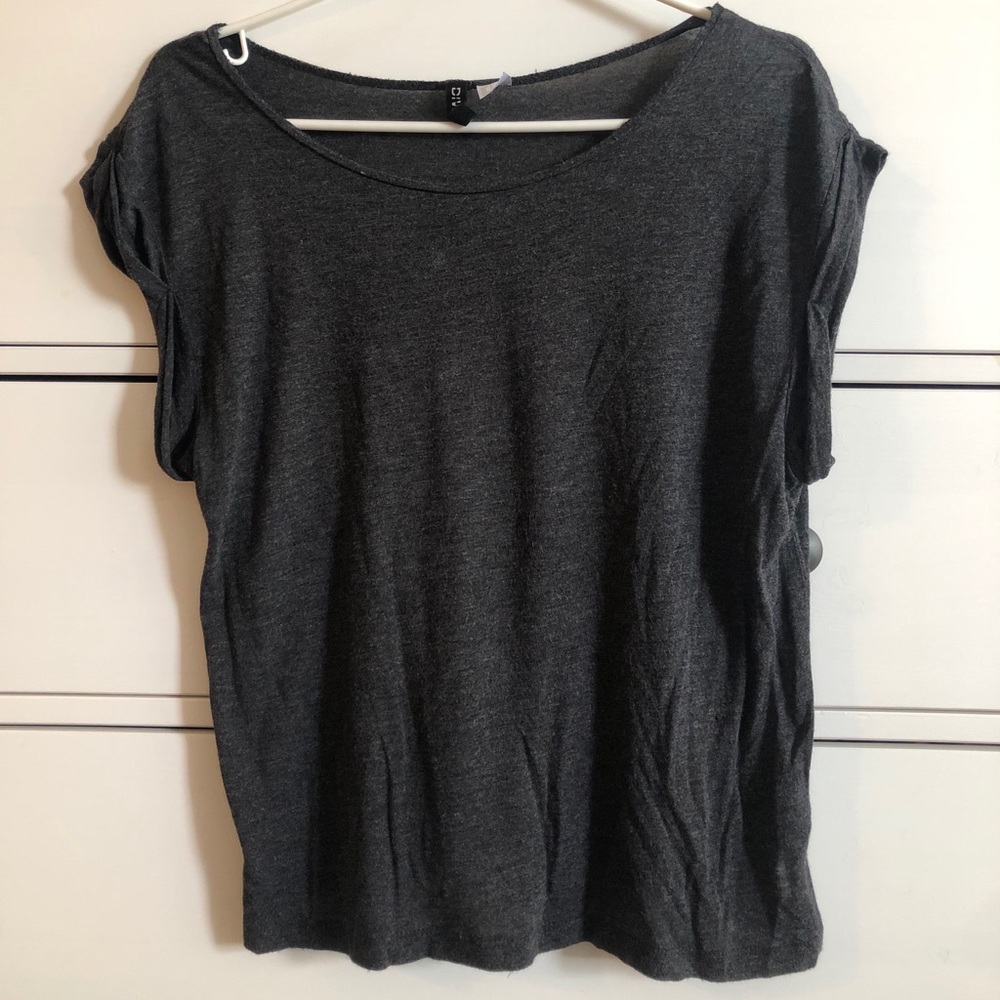 thin grey loose tee